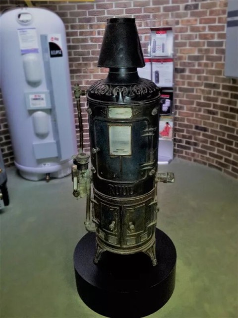 第一台容积式燃气热水器诞生，你知道吗？